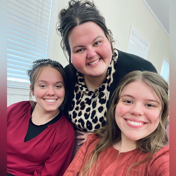 Meet your Posher, Mckenzie - Picture 7 of 12